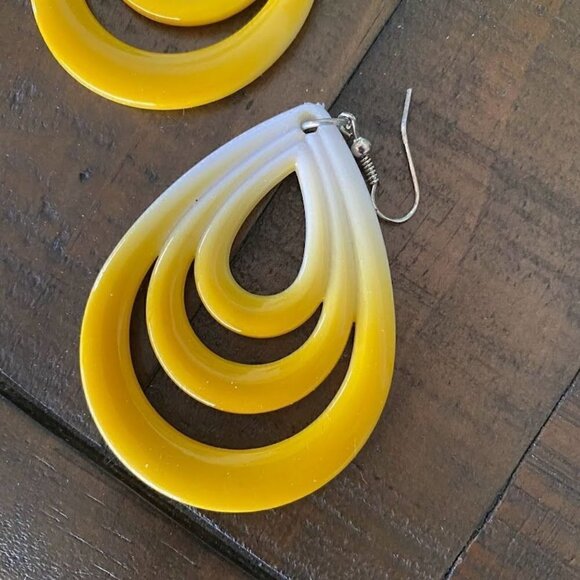 Mod Hippie Teardrop Earrings - Sunflower Yellow - Picture 2 of 2